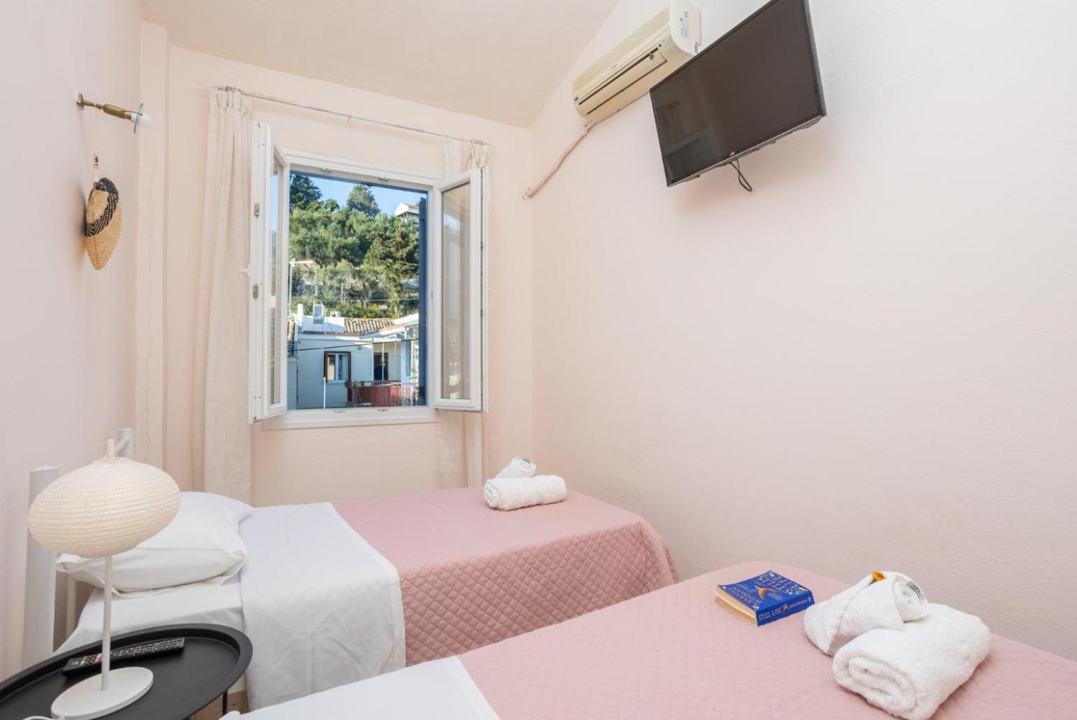 Flora Maisonettes 2 Gaios Luaran gambar