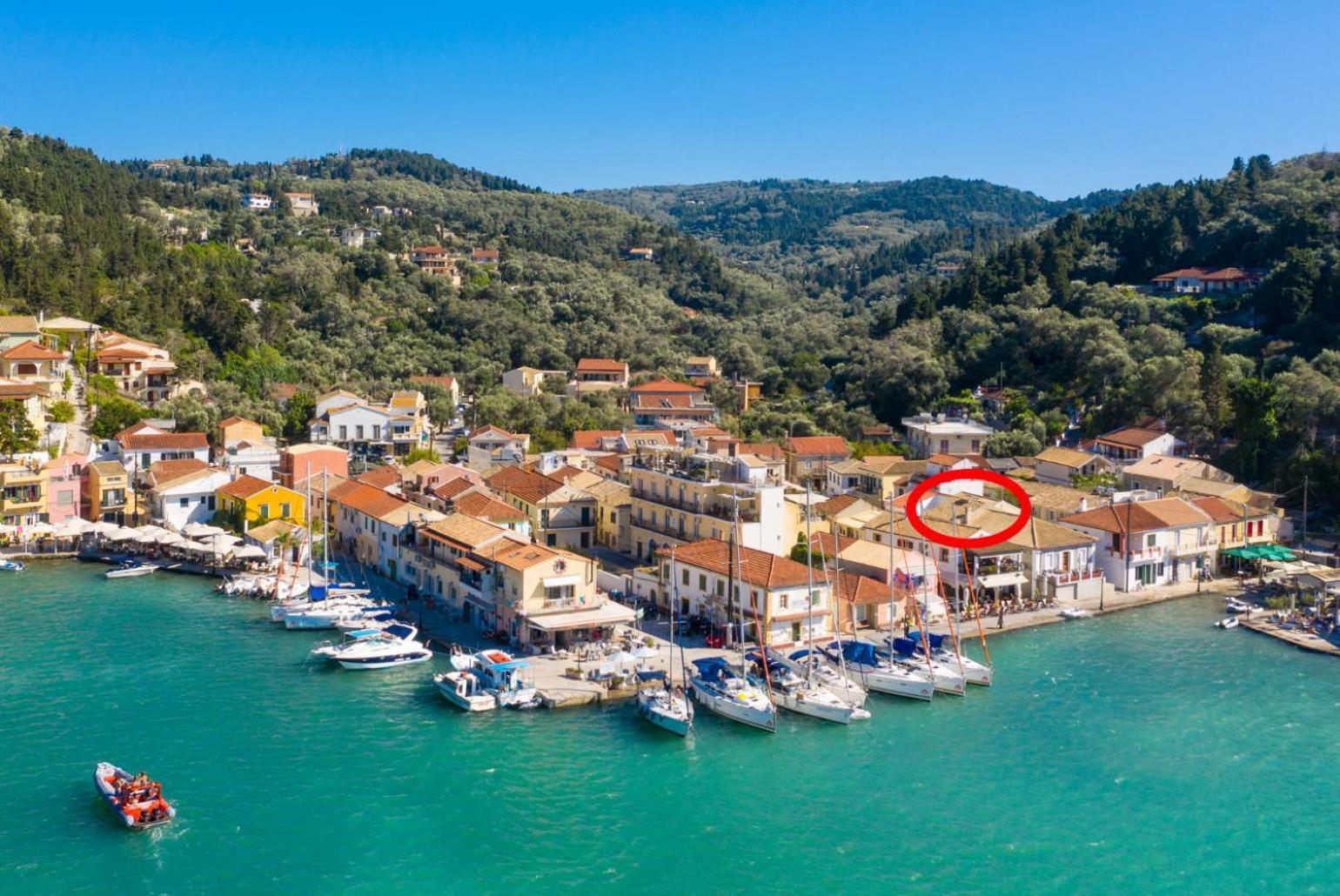 Flora Maisonettes 2 Gaios Luaran gambar